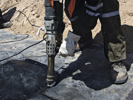 Ручной сварочный экструдер FUSION 3C работа в неудобных местах Ручной сварочный экструдер FUSION 3C работа в неудобных местах